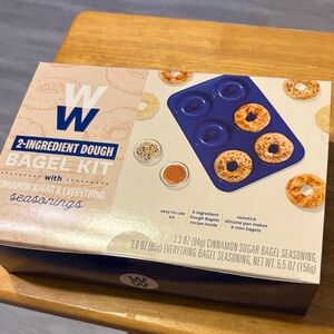 Weight Watchers 2-Ingredient Dough Bagel Kit - Blue. Never opened.